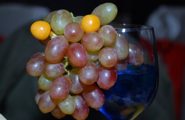 fruit grapes blue