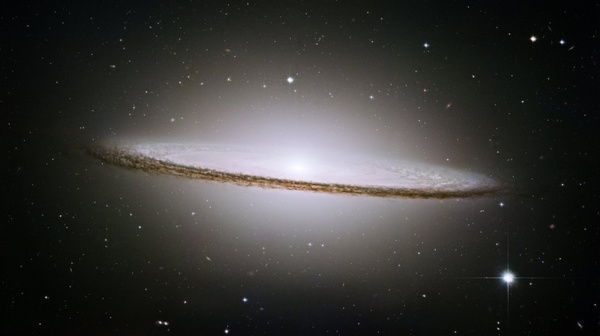 galaxy ngc 4594 m104