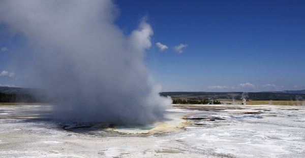 geyser yellowstone national park wyoming