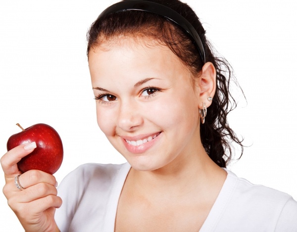 girl with red apple