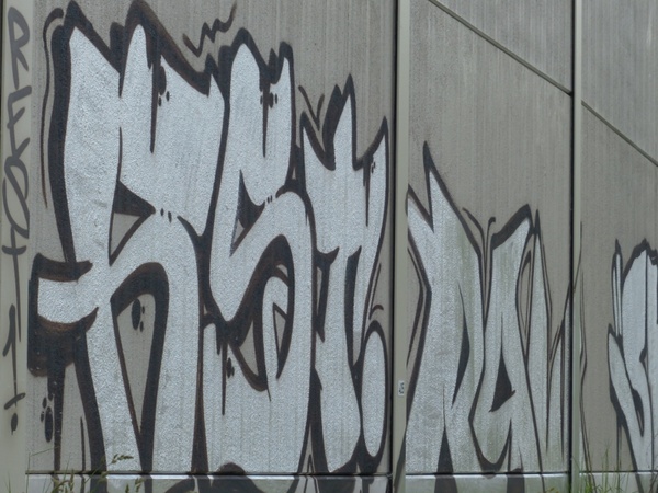graffiti silver font