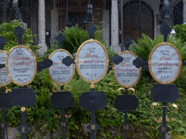 graves cemetery crosses