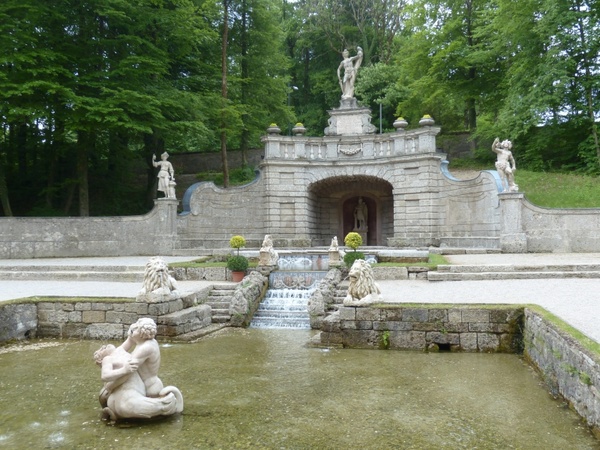 grotto hellbrunn stone figure
