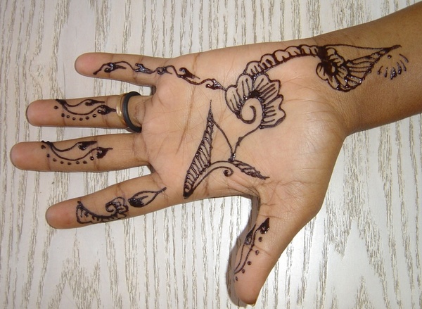 hand wife tattoo henna