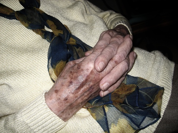 hands woman old age