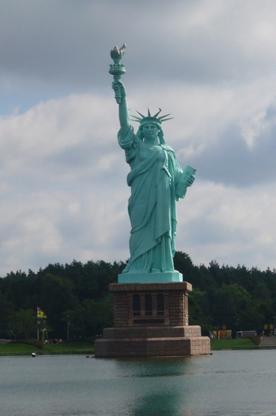heide park statue of liberty stature