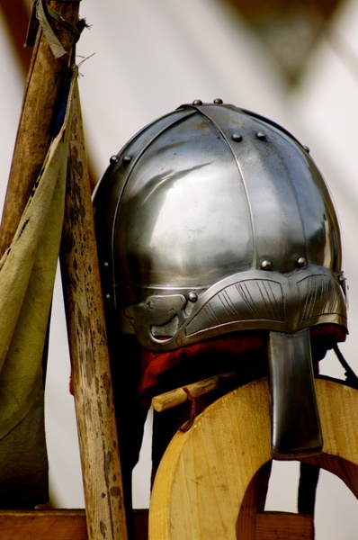 helm middle ages fight