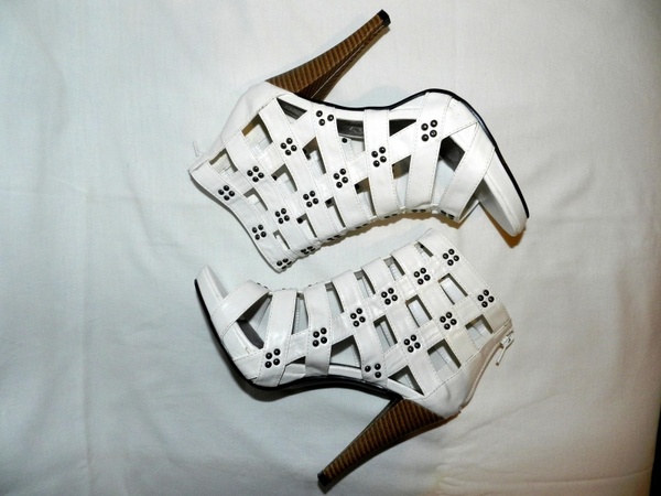 high heel heels