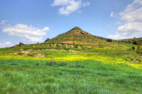 high hill in the landscape at theodore roosevelt national park north dakota 