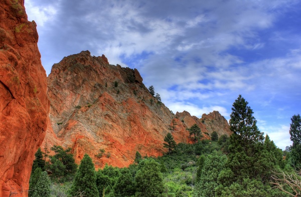 high rock formations at garden of the gods colorado 