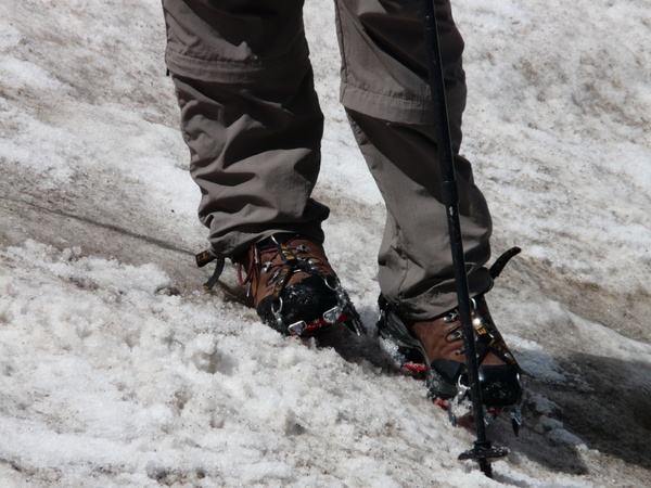 hiking shoes snow crampon