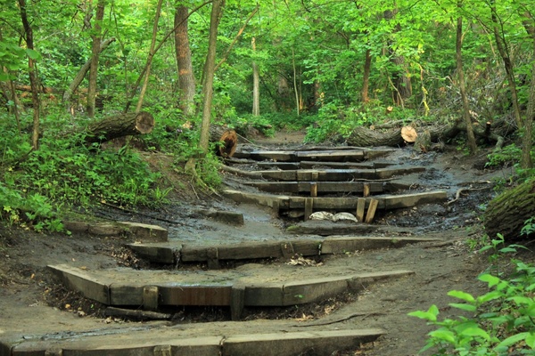 hiking steps at starved rock state park illinois 