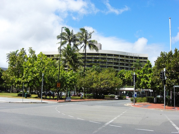 hilton cairns hotel australia