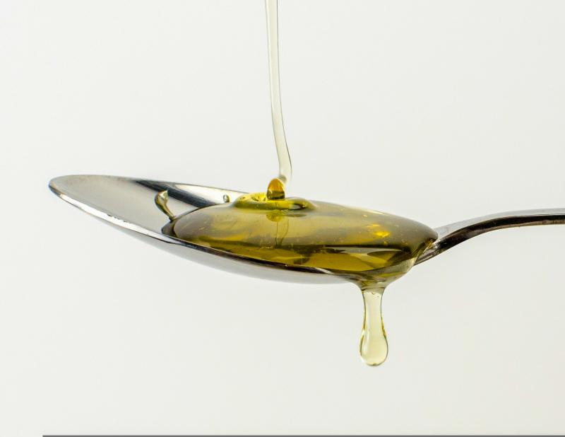 honey backdrop picture dynamic closeup spoon droplet 