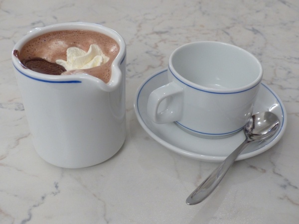 hot chocolate drink kaffeekaennchen