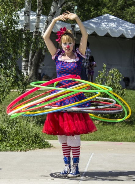 hula hoops clown
