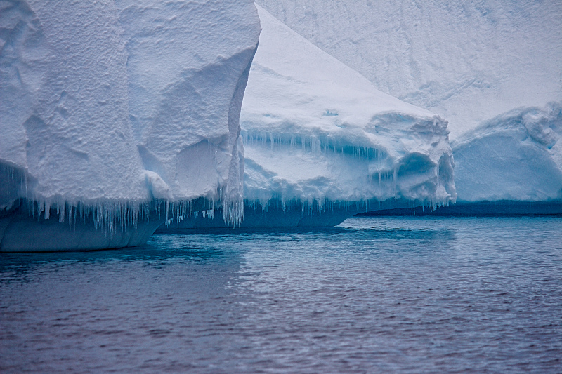iceberg scenery picture realistic modern  