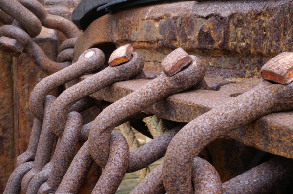 iceland ship chains