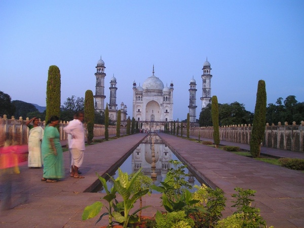 india small taj 