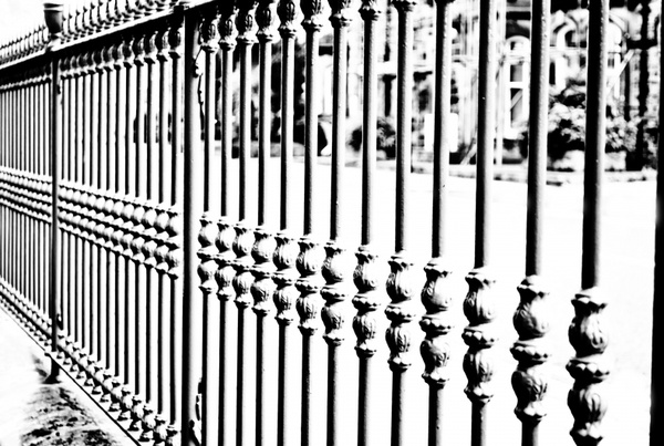 iron fence light effect