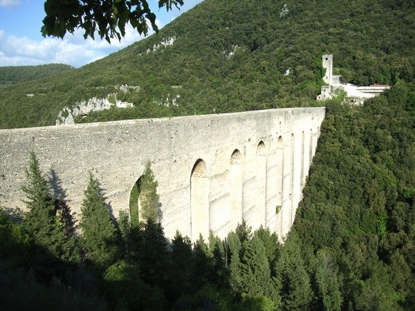 italy aqueduct historic