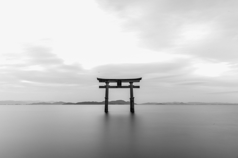 japan landscape picture water lake temple gate 
