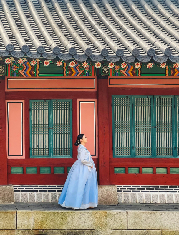 korea tradition picture classical architecture lady costume