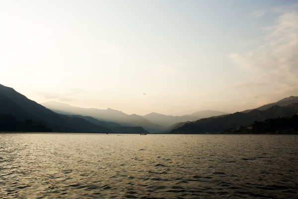 lake phewa dawn