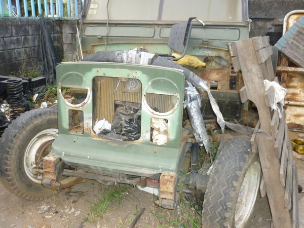 land rover wreck