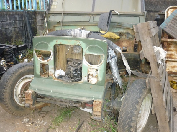 land rover wreck 