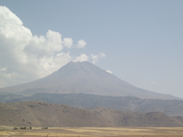 landscape volcano hasan 