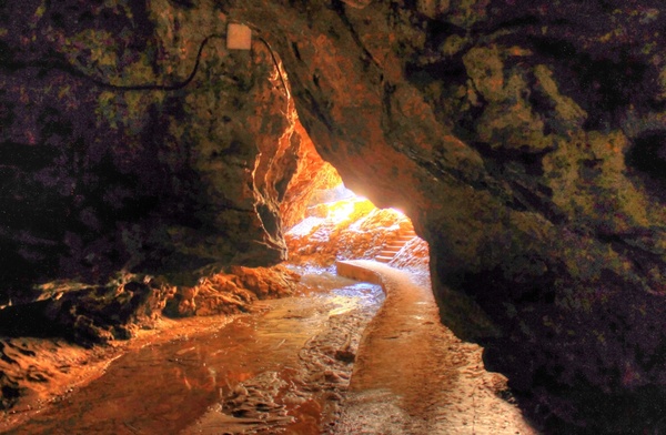 light shining through at maquoketa caves state park iowa