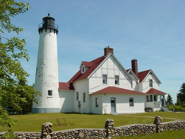 lighthouse michigan architecture 