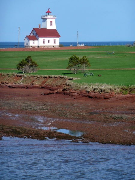 lighthouse prince edward island canada