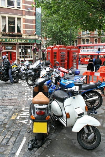 london street street scene