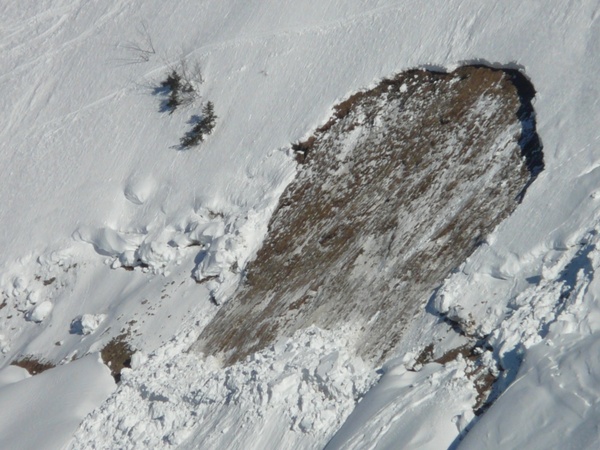 loose snow avalanches avalanche tear-off tabs