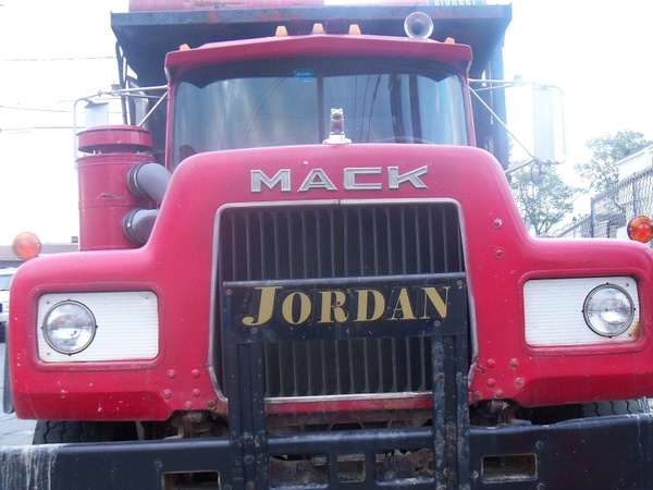 mack truck
