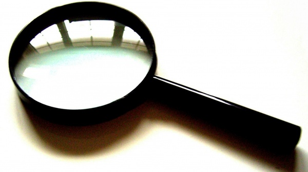 magnifying glass 