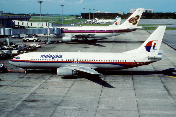 malaysia airlines boeing 737 4s3 9m mlb november 1990 chv