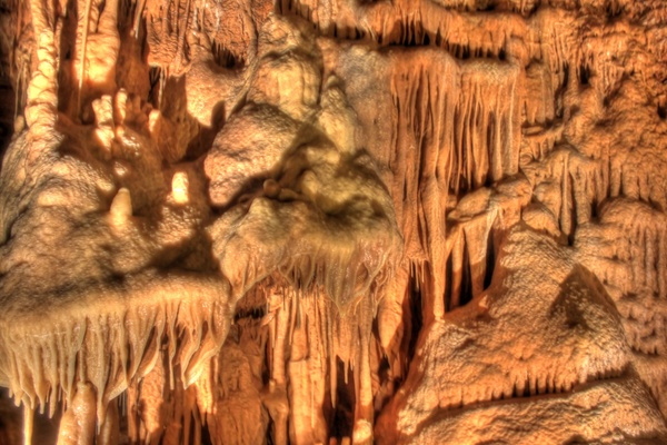 many formations at natural bridge caverns texas
