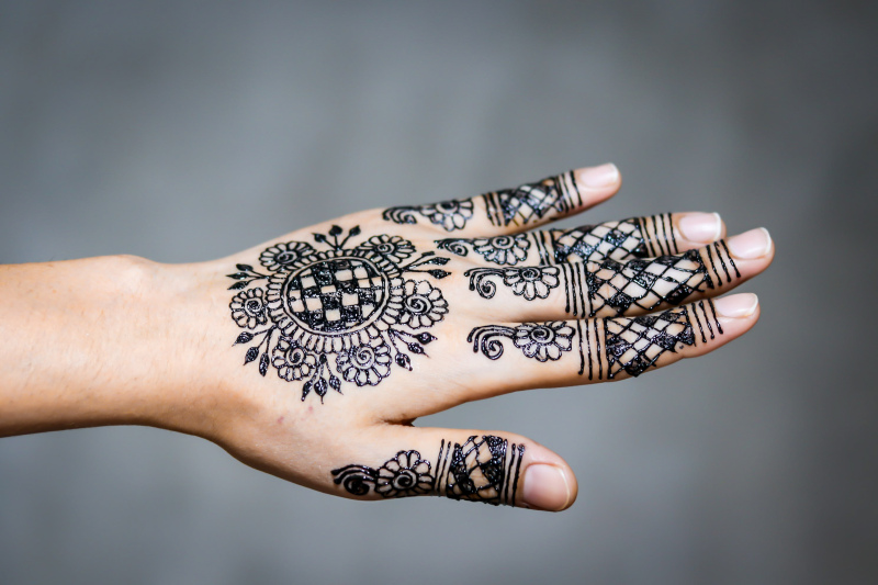 mehndi design art picture elegant decorated hand closeup
