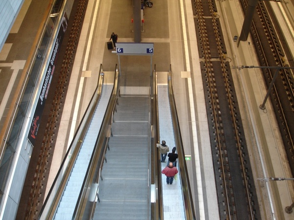 metro escalator train