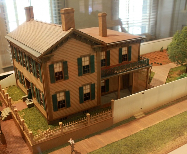 model of lincoln home after remodel in springfield illinois
