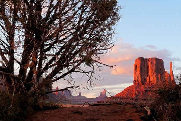 monument valley evening sunset