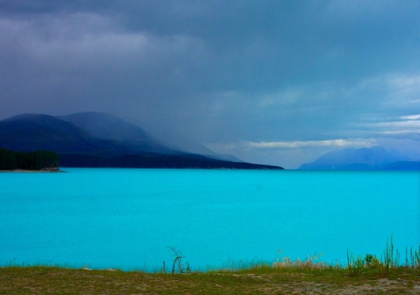 new zealand lake pukaki mountains
