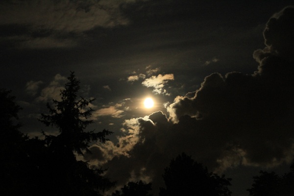 night moon clouds