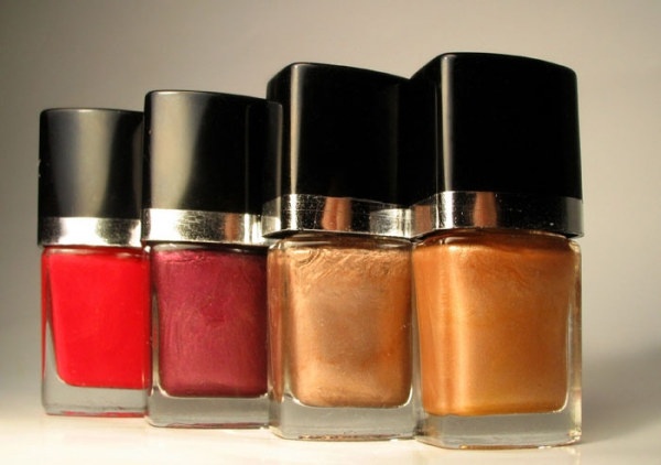 of red nail polish bottle of highdefinition picture