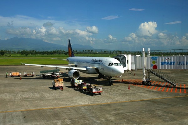 philippines airport plane