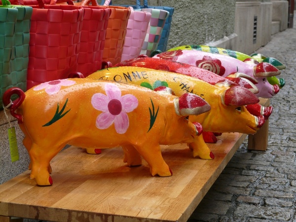 pigs pig figurines figures