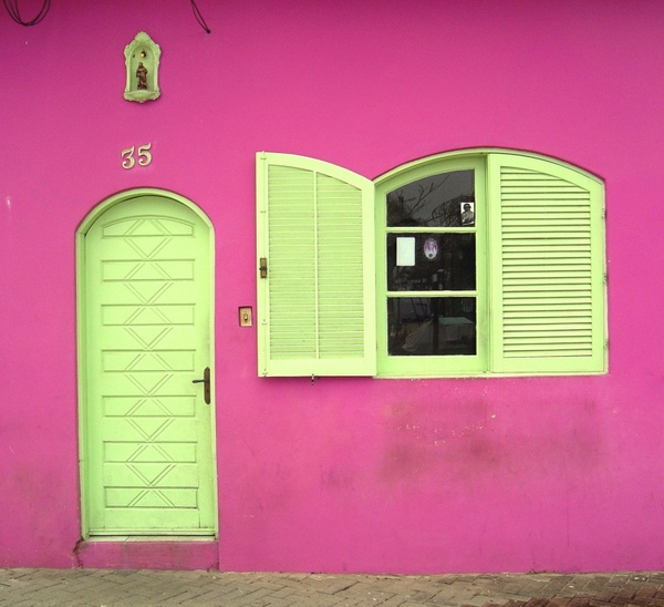 pink facade colors